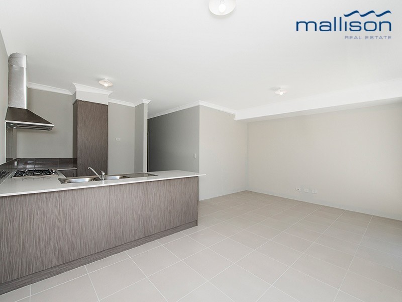 18 Carbeen View, Piara Waters WA 6112