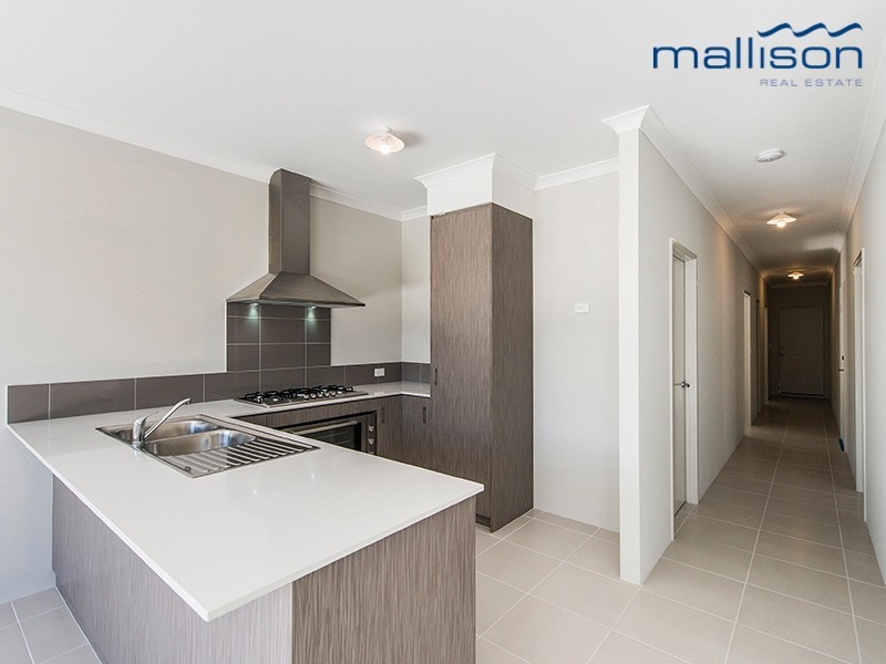 18 Carbeen View, Piara Waters WA 6112