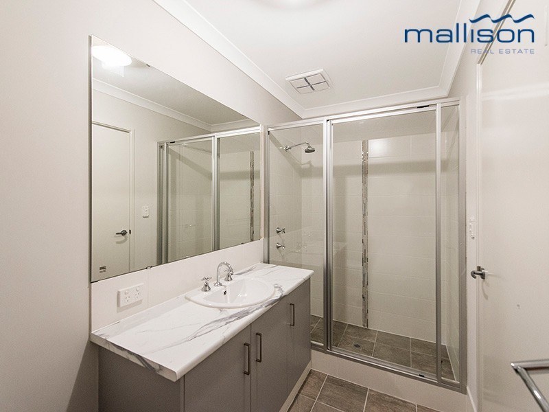 18 Carbeen View, Piara Waters WA 6112