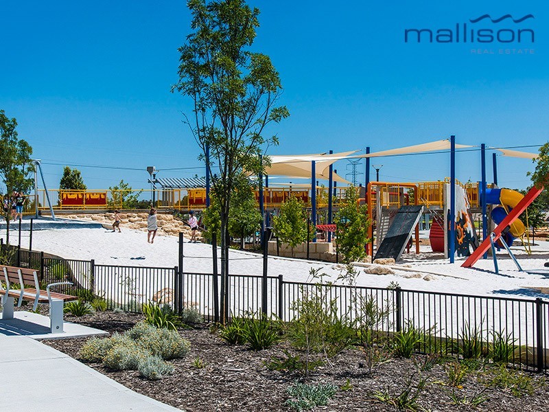 18 Carbeen View, Piara Waters WA 6112