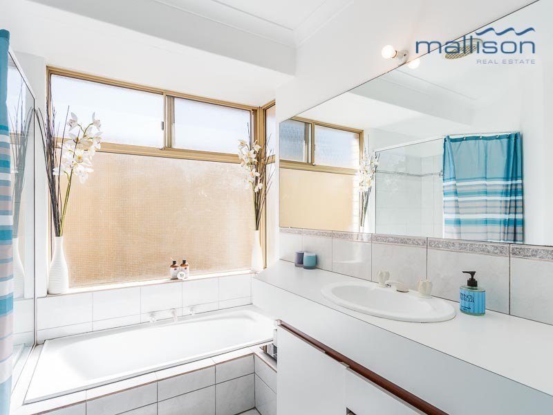 6 Cheyne Close, Thornlie WA 6108