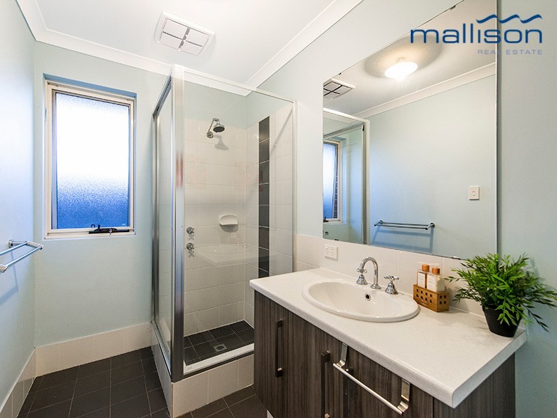 15 Rossiter Avenue, Piara Waters WA 6112