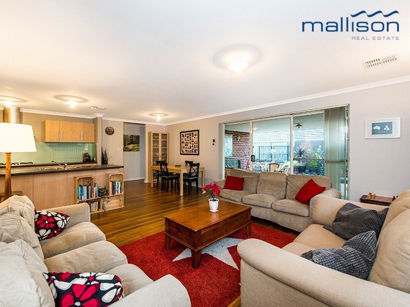15 Rossiter Avenue, Piara Waters WA 6112