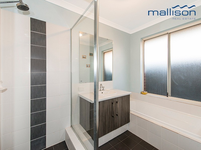 15 Rossiter Avenue, Piara Waters WA 6112