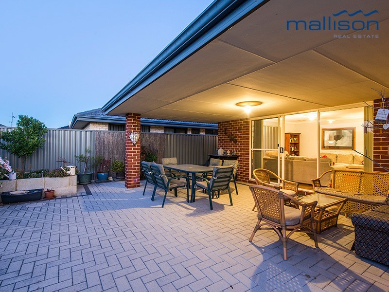15 Rossiter Avenue, Piara Waters WA 6112
