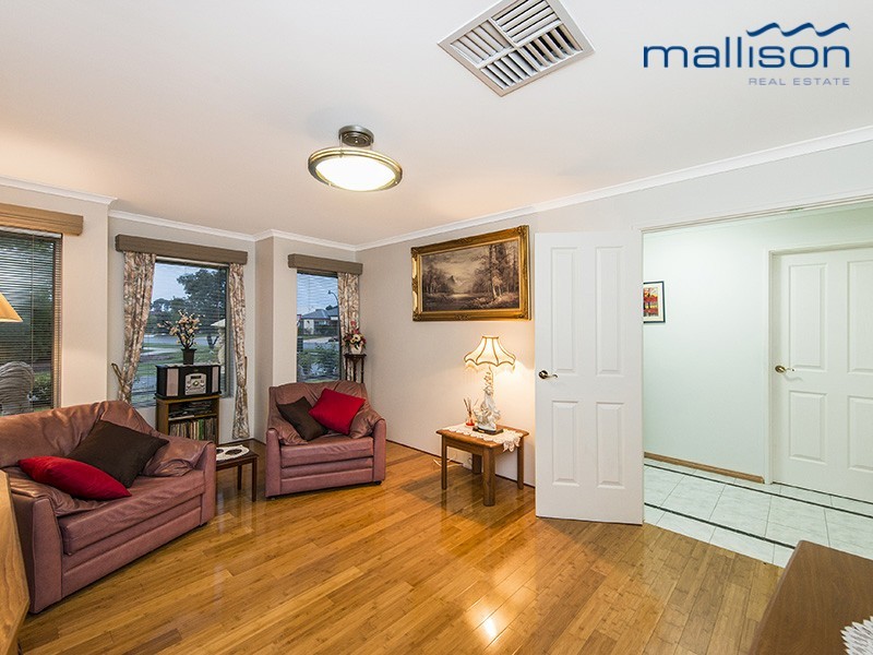 4 Rosette Place, Piara Waters WA 6112