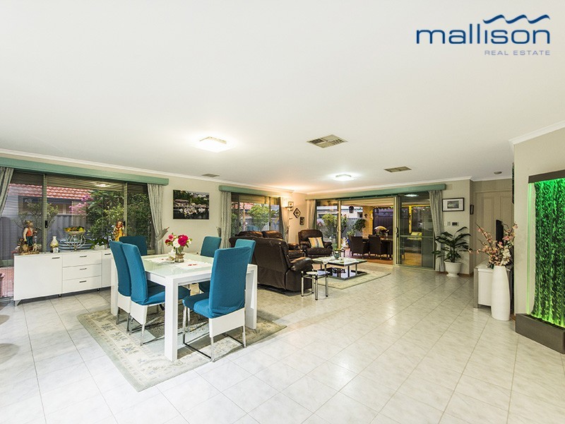 4 Rosette Place, Piara Waters WA 6112