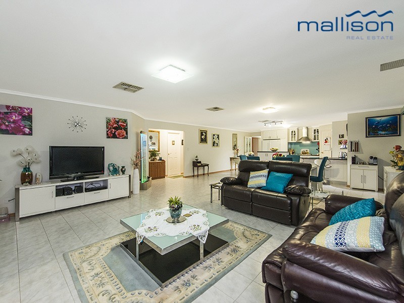 4 Rosette Place, Piara Waters WA 6112
