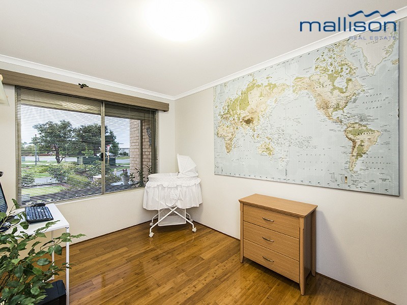 4 Rosette Place, Piara Waters WA 6112
