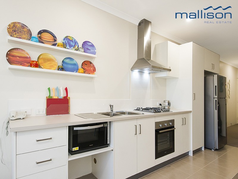 8/15 Debenham Street, Thornlie WA 6108