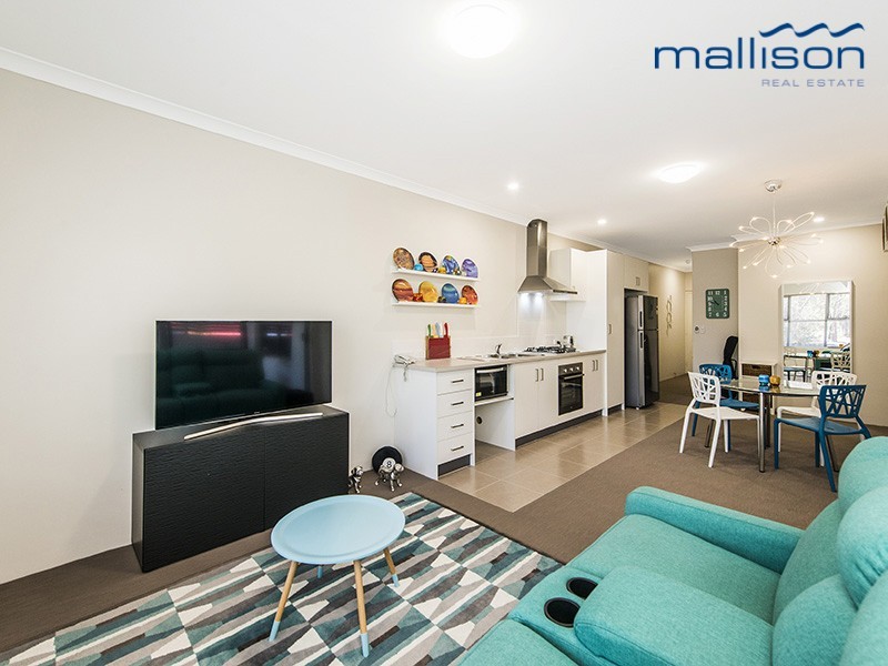 8/15 Debenham Street, Thornlie WA 6108
