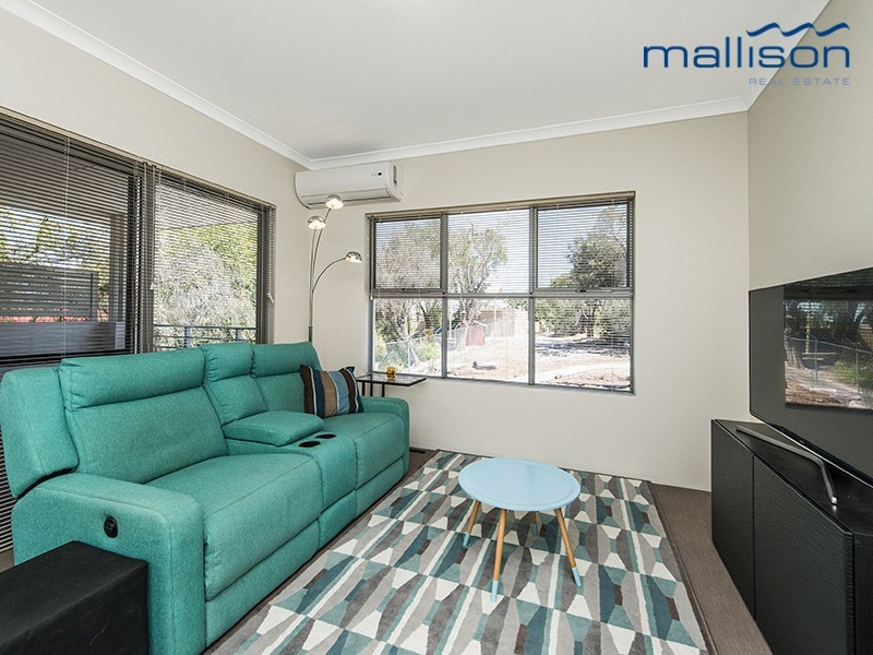 8/15 Debenham Street, Thornlie WA 6108
