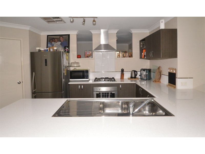 15 Eaton Way, Baldivis WA 6171