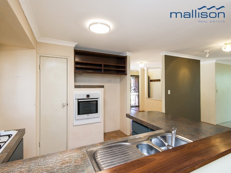 3 Jenniphur Court, Atwell WA 6164