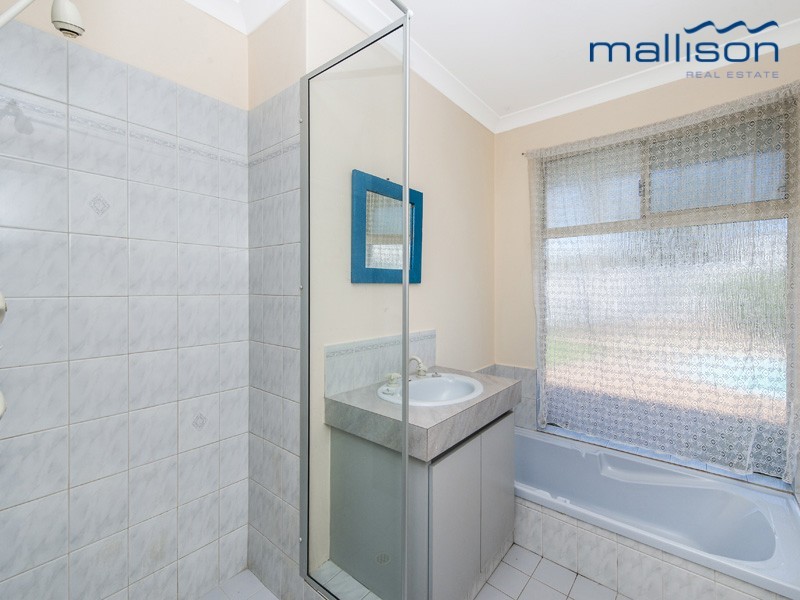 3 Jenniphur Court, Atwell WA 6164