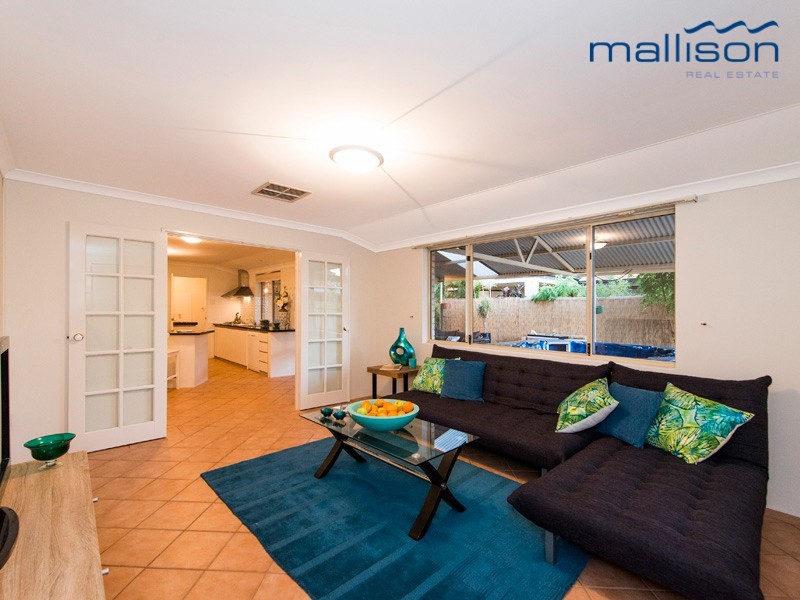 1 Mount Park Way, Canning Vale WA 6155