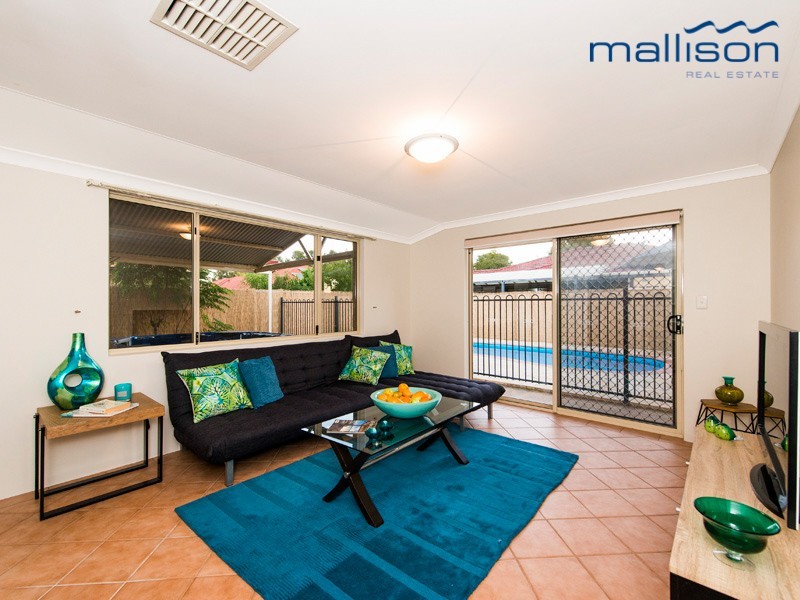 1 Mount Park Way, Canning Vale WA 6155