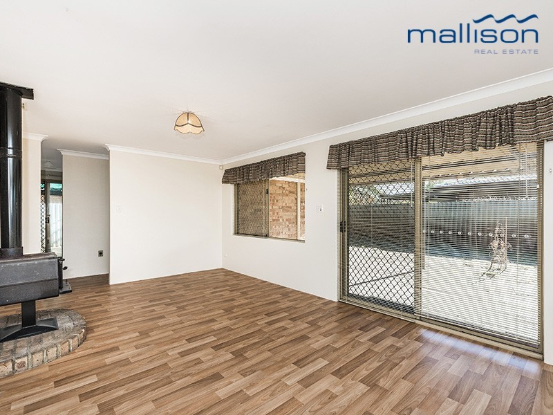 24 Broadwater Gardens, South Lake WA 6164