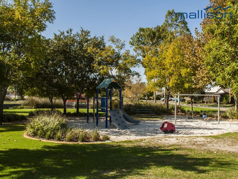 13 The Bridgeway, Canning Vale WA 6155
