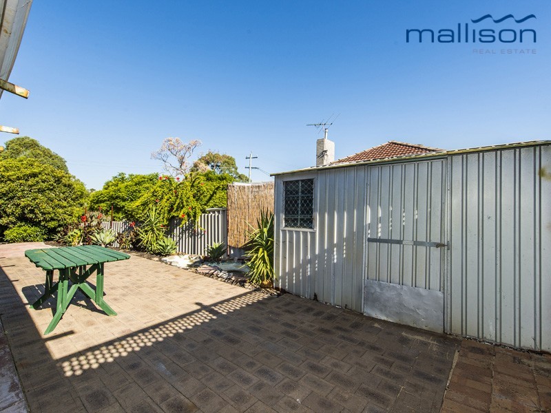 35B Hilory Street, Coolbellup WA 6163