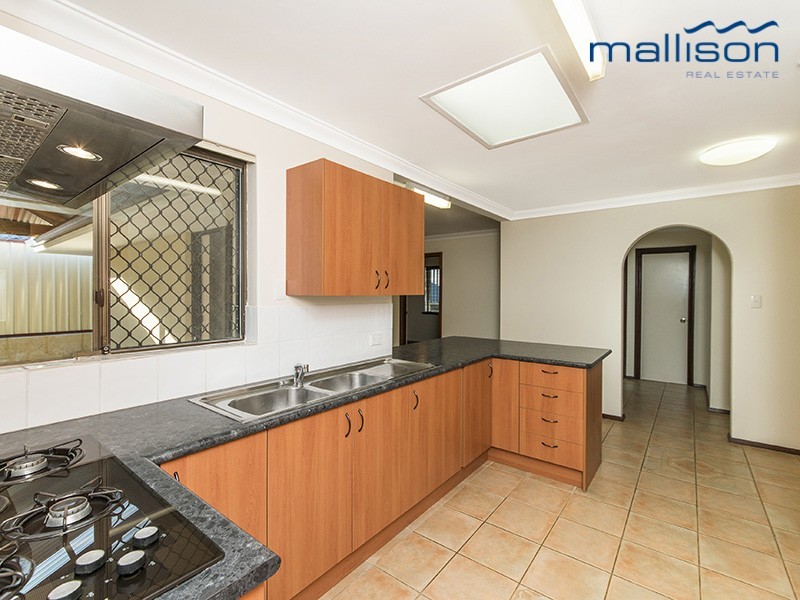 23 Sandon Road, Thornlie WA 6108