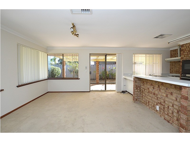 1 McKivett Crescent, Leeming WA 6149