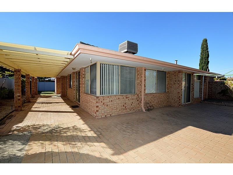 1 McKivett Crescent, Leeming WA 6149