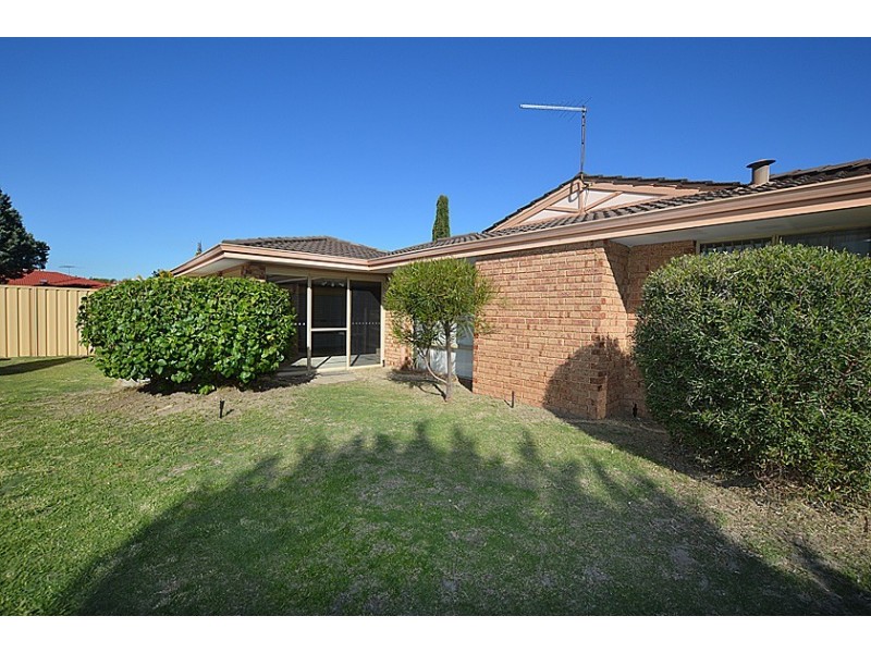 1 McKivett Crescent, Leeming WA 6149