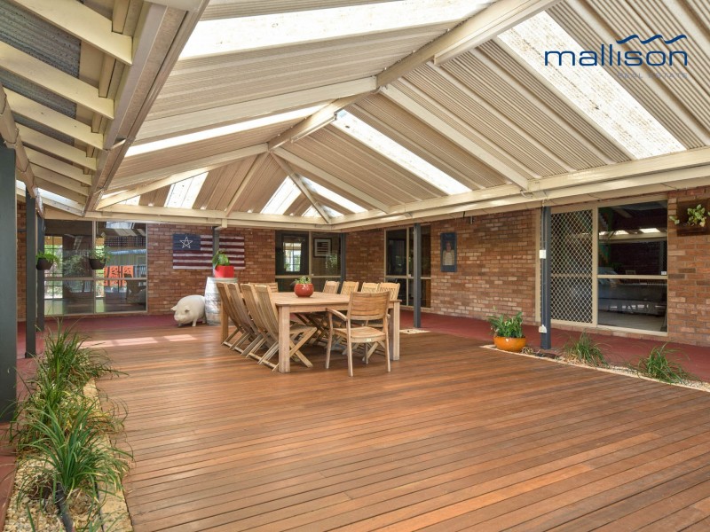 5 Livingstone Drive, Canning Vale WA 6155