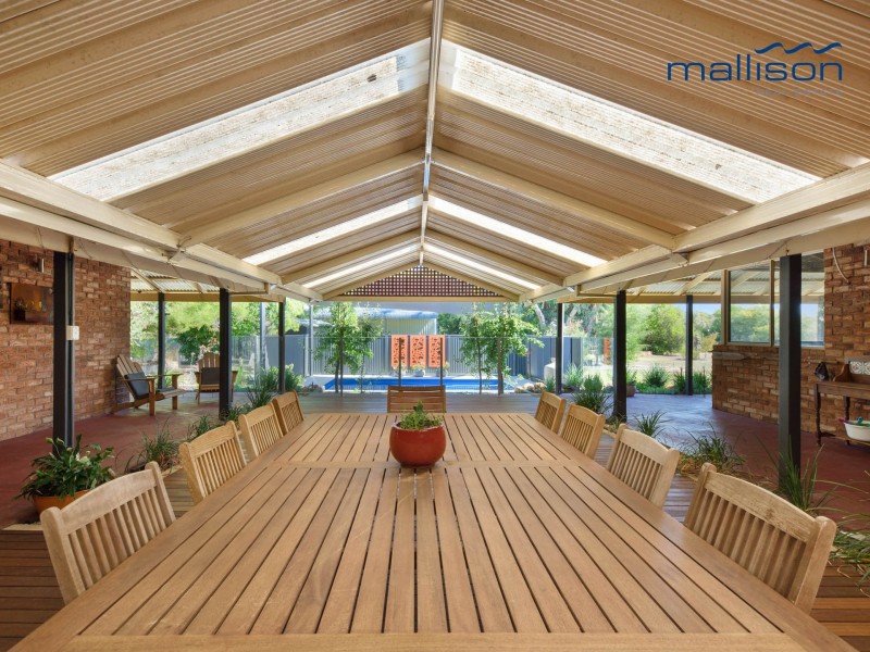 5 Livingstone Drive, Canning Vale WA 6155