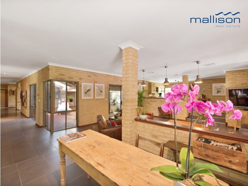 5 Livingstone Drive, Canning Vale WA 6155