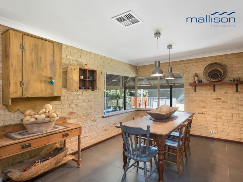 5 Livingstone Drive, Canning Vale WA 6155