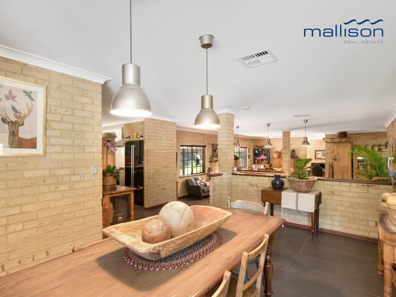 5 Livingstone Drive, Canning Vale WA 6155