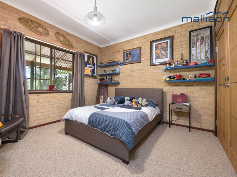 5 Livingstone Drive, Canning Vale WA 6155