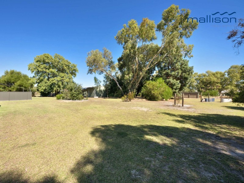 5 Livingstone Drive, Canning Vale WA 6155