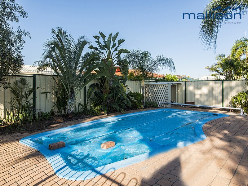 7 Challenger Drive, Thornlie WA 6108