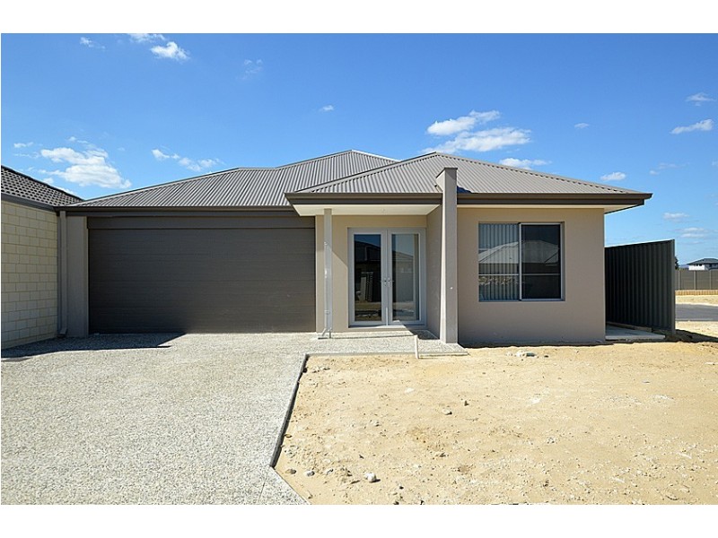 22 Sweetgum Way, Piara Waters WA 6112