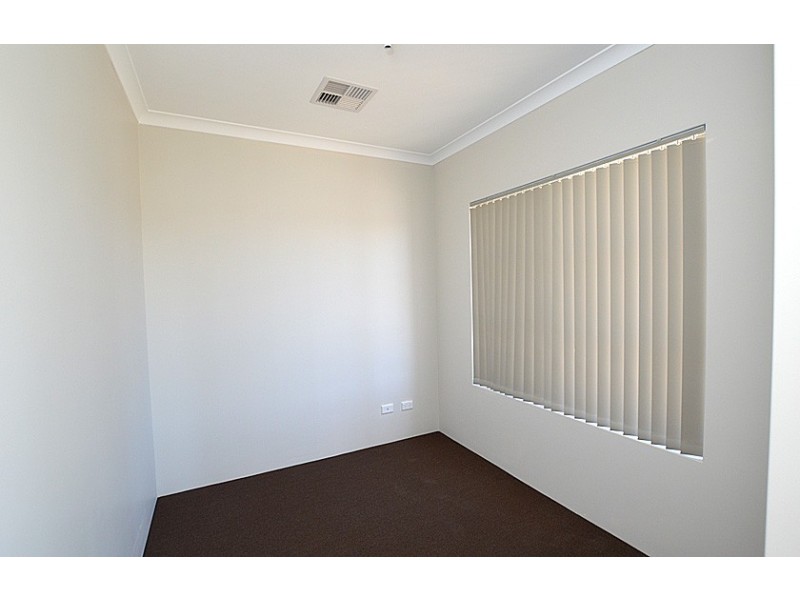 22 Sweetgum Way, Piara Waters WA 6112