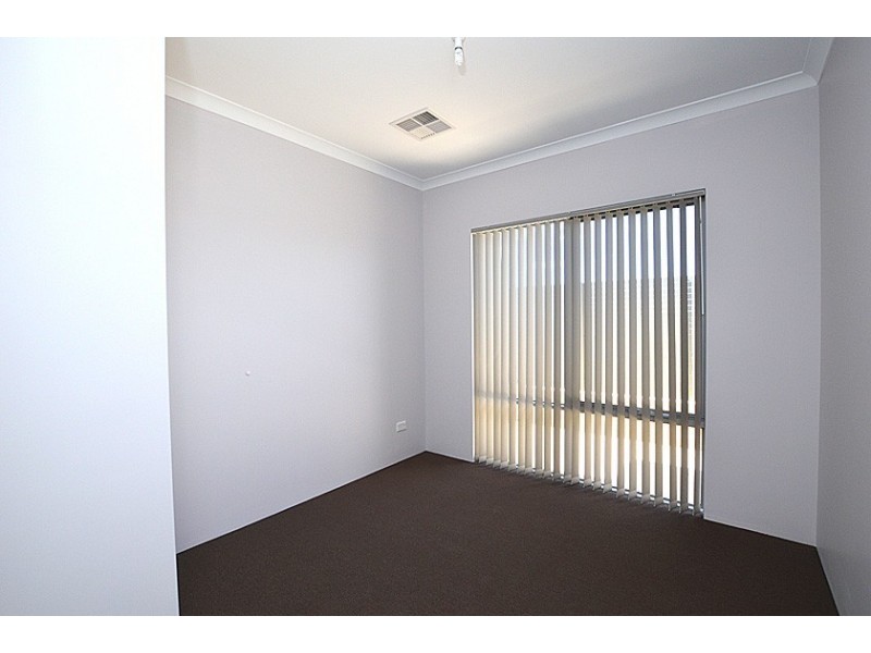 22 Sweetgum Way, Piara Waters WA 6112