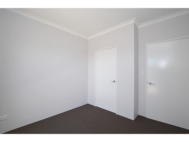 22 Sweetgum Way, Piara Waters WA 6112