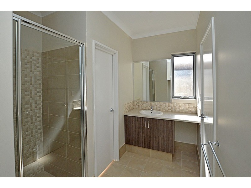 22 Sweetgum Way, Piara Waters WA 6112