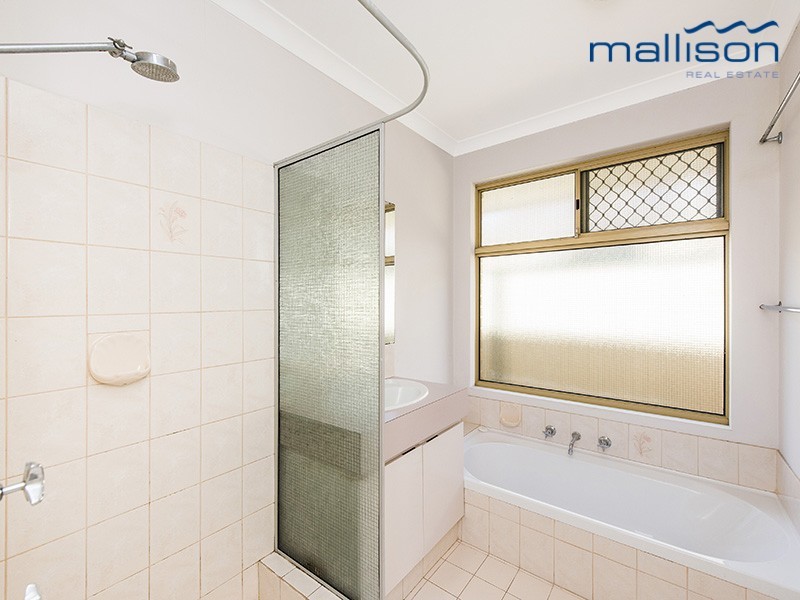 13 Challenger Drive, Thornlie WA 6108