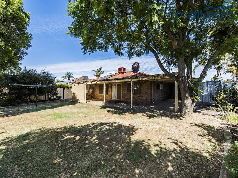 13 Challenger Drive, Thornlie WA 6108