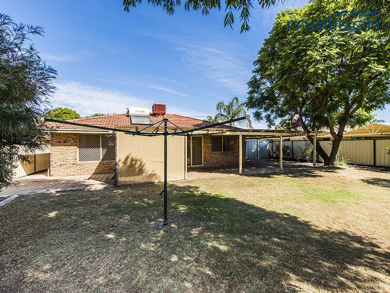 13 Challenger Drive, Thornlie WA 6108