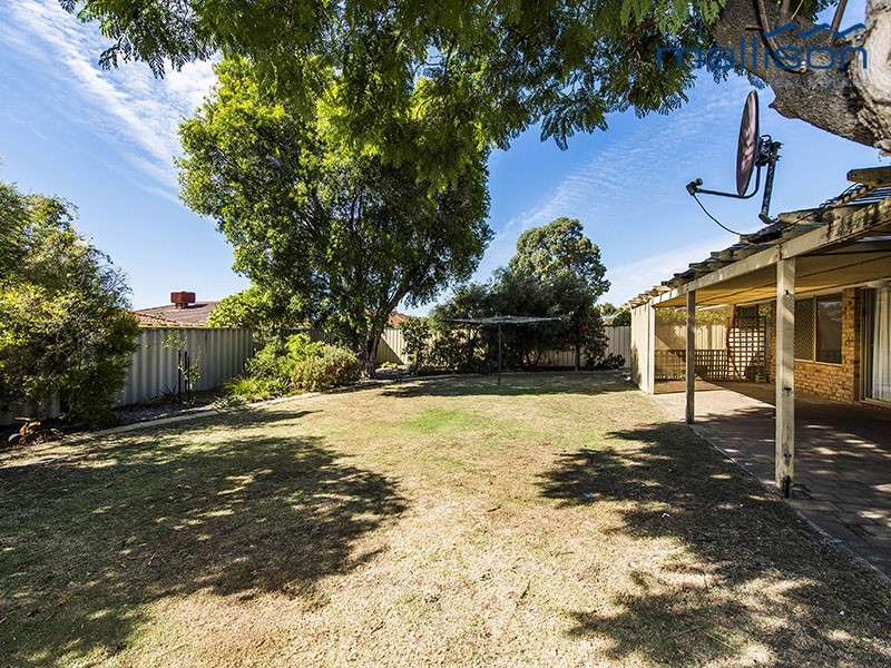 13 Challenger Drive, Thornlie WA 6108