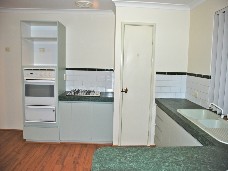 8 Veneta Circuit, Atwell WA 6164