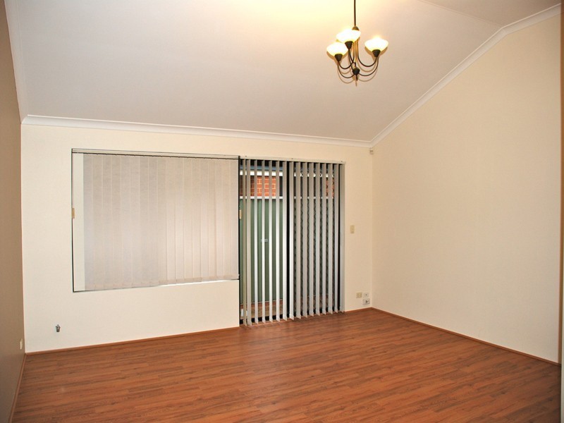 8 Veneta Circuit, Atwell WA 6164