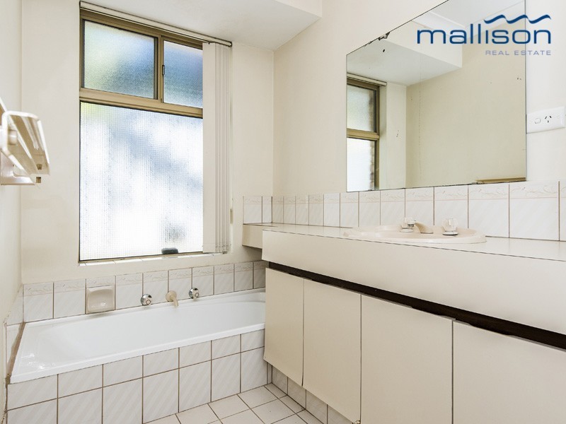 18 Hollingsworth Way, Leeming WA 6149