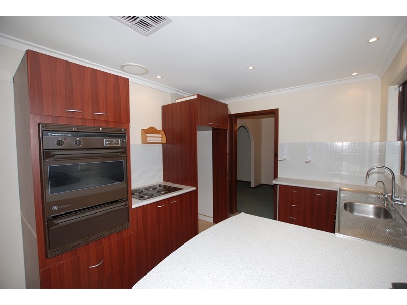 56 Lyrebird Way, Thornlie WA 6108