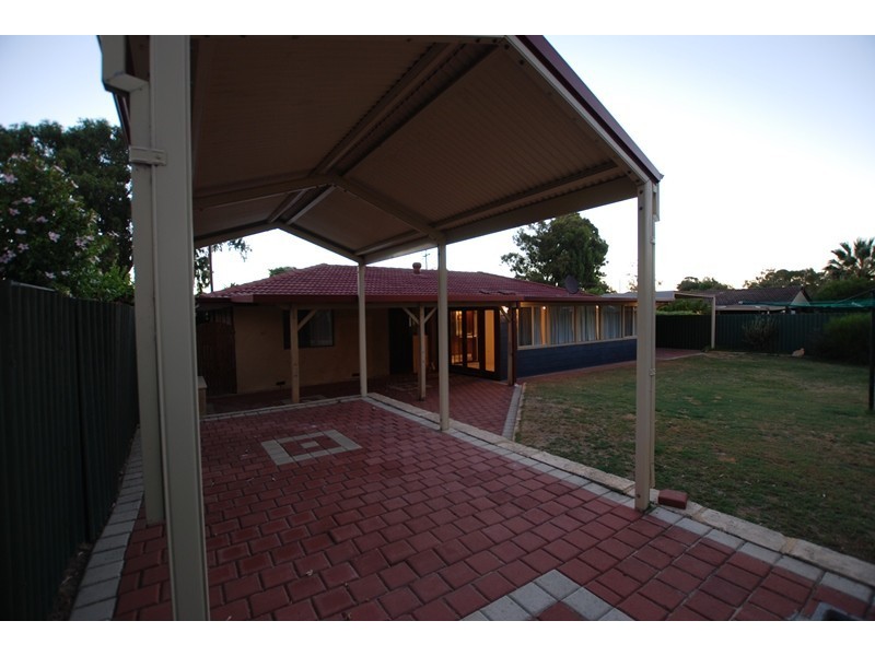 56 Lyrebird Way, Thornlie WA 6108